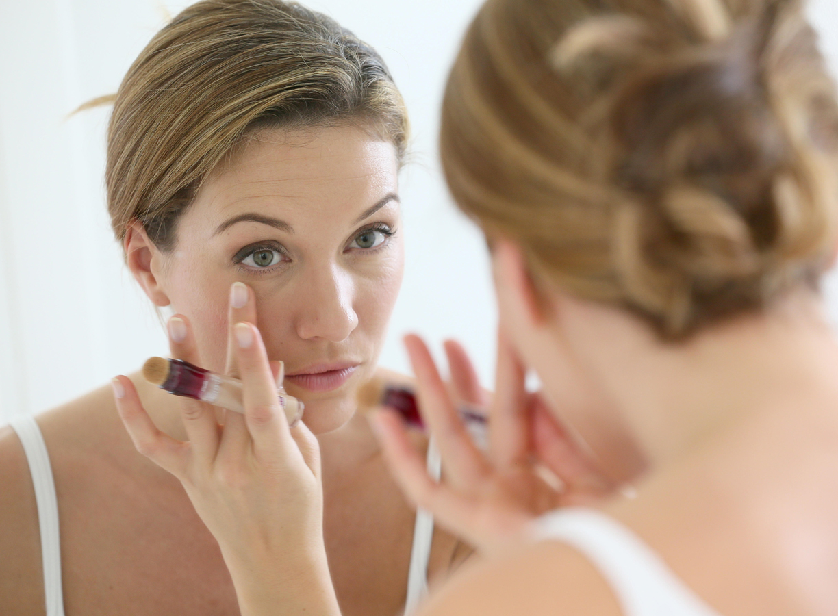 Dejligt, at I er kommet forbi her i dag. Det er i dag, at det skal handle om operation af poser under øjnene.